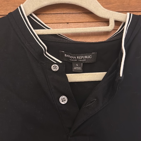 Banana Republic Shirt - Picture 2 of 3